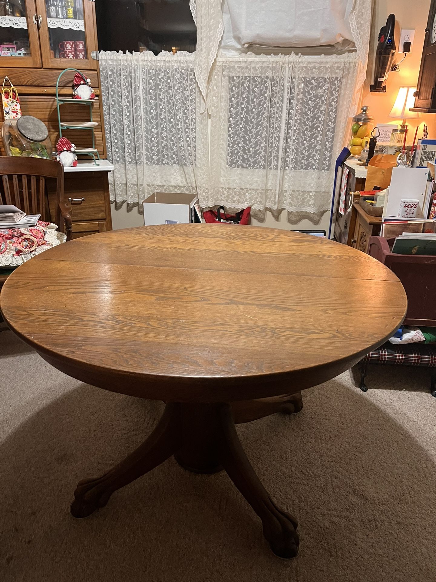 45”round Oak Dining Table And 4 Matching Oak Dining Chairs