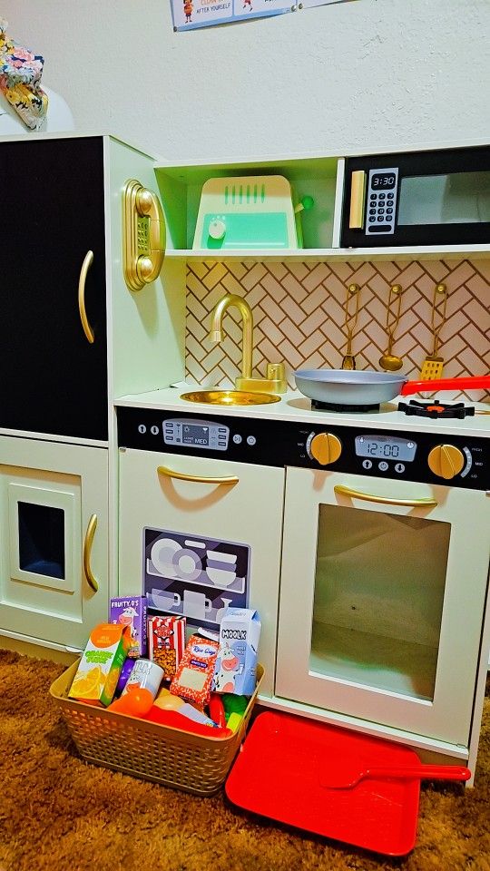 Play Kitchen