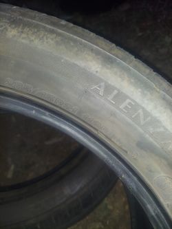 Bridgestone alenza runflats 285 45 21