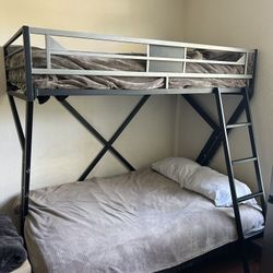 Bunk Bed - Black & Gray, Twin Over Full XLNT Condition!