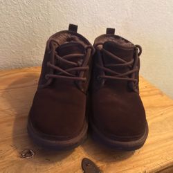 UGG Neumal Dark Brown Women’s Size 9