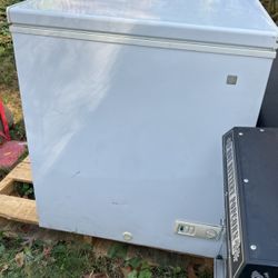 General Electric Chest Type Frezzer 