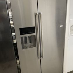 Kitchen Aid Side By Side In Stainless Steel Used