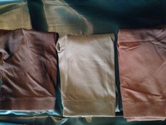 3 medium maternity leggings