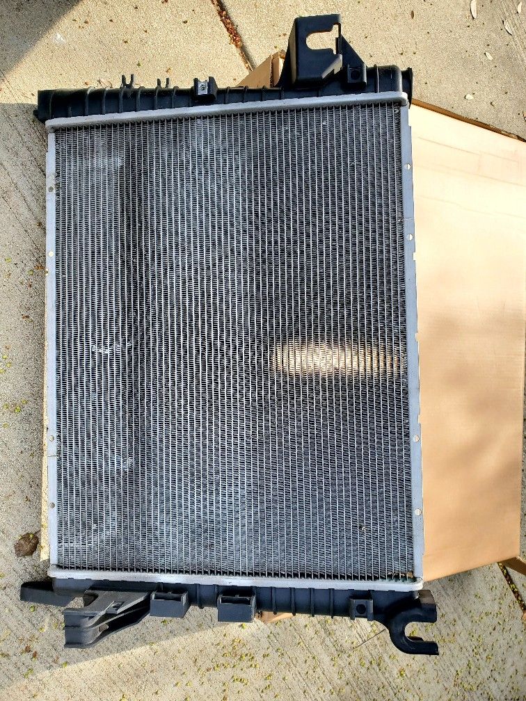 Radiador 5.7 180$