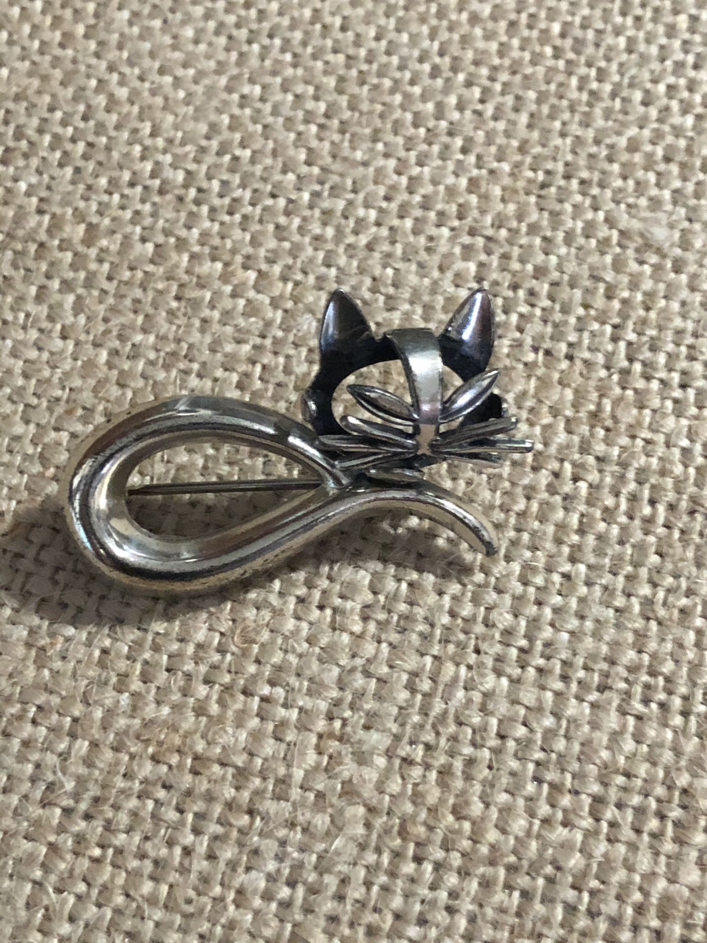 Cute vintage kitty cat sterling silver brooch $20