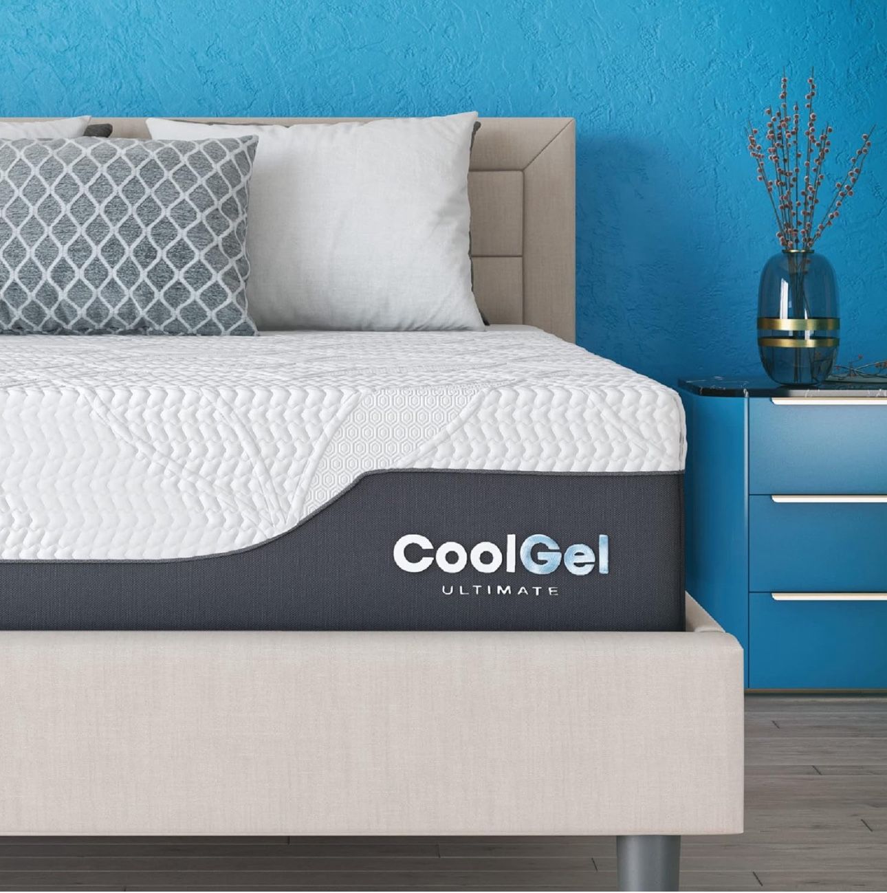 Cool Gel Chill 14 Inch Medium Firm Memory Foam Mattress King Size, with 2 Bonus pillows (retail $650