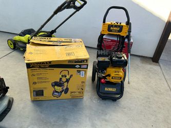 Shop DEWALT 3400 PSI 2.5 GPM Gas Pressure Washer with Maintenance-Free Pump, Heavy-Duty Commercial Cold Water Power Washer