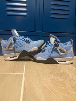 Jordan 4 “unc” looking for offers great condition 100% authentic and send me an offer even if you think I won’t accept!