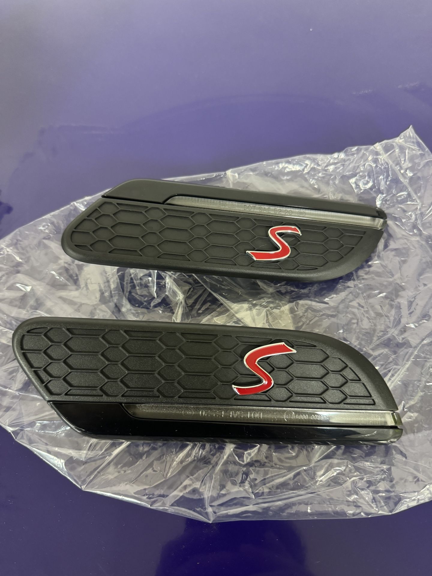 Mini Coopers LED Side Indicator