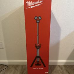 Milwaukee M18 6000 Lumen Light Tower (Out Of Box)