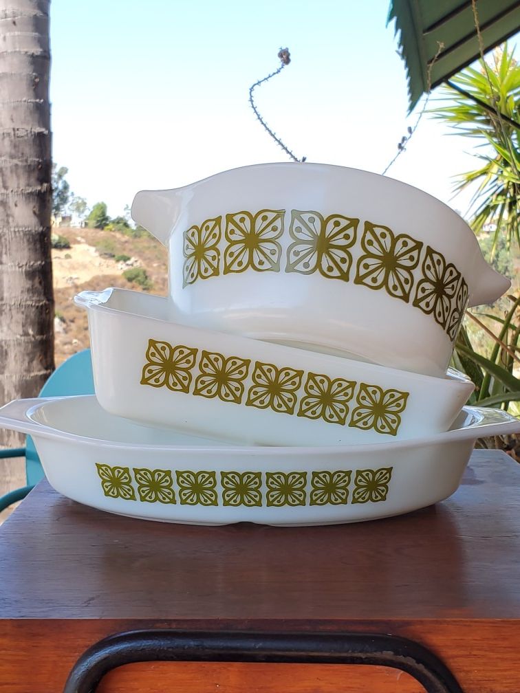 Vintage Pyrex Bakeware