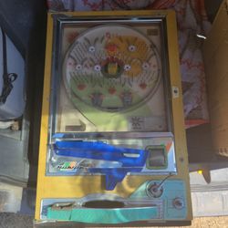 60s Or 70s Japanese Plinko Game