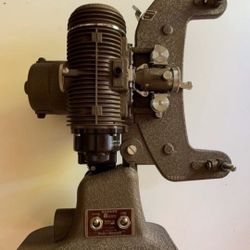 Bell & Howell Filmo Regent 8mm Film Projector, Design 122 Model L Home Movie Projector, with fitted case


