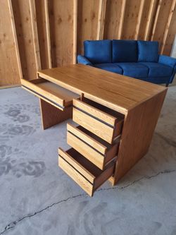 Desk Real Wood 🪵 $80 FIRM