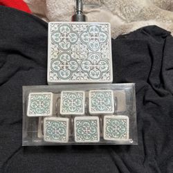 Soap Dispenser And Shower Curtain Hangers New 