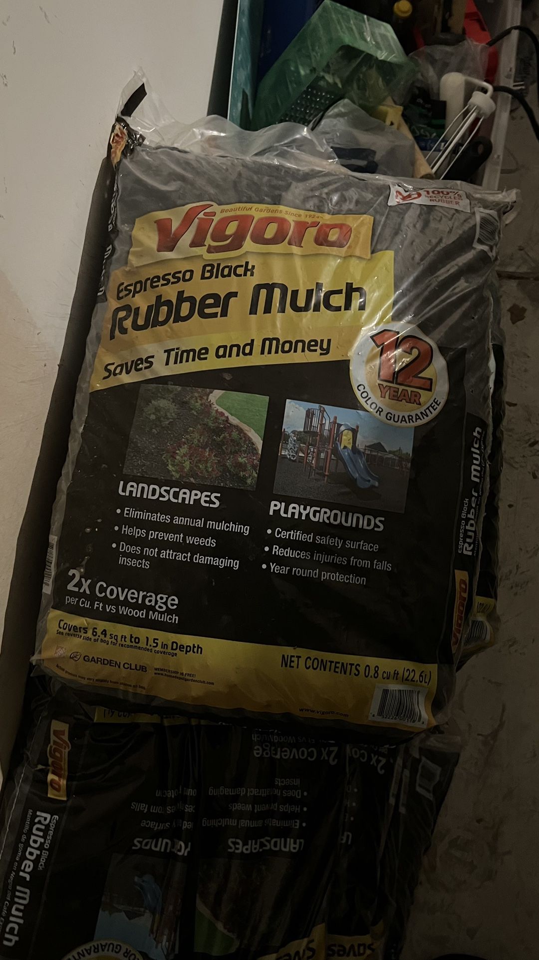 Vigoro Black Rubbery Mulch - 0.8 cu ft