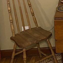 Vintage Rustic Farmhouse Maple Wood Splat Tapered Back Windsor Spindle Chair