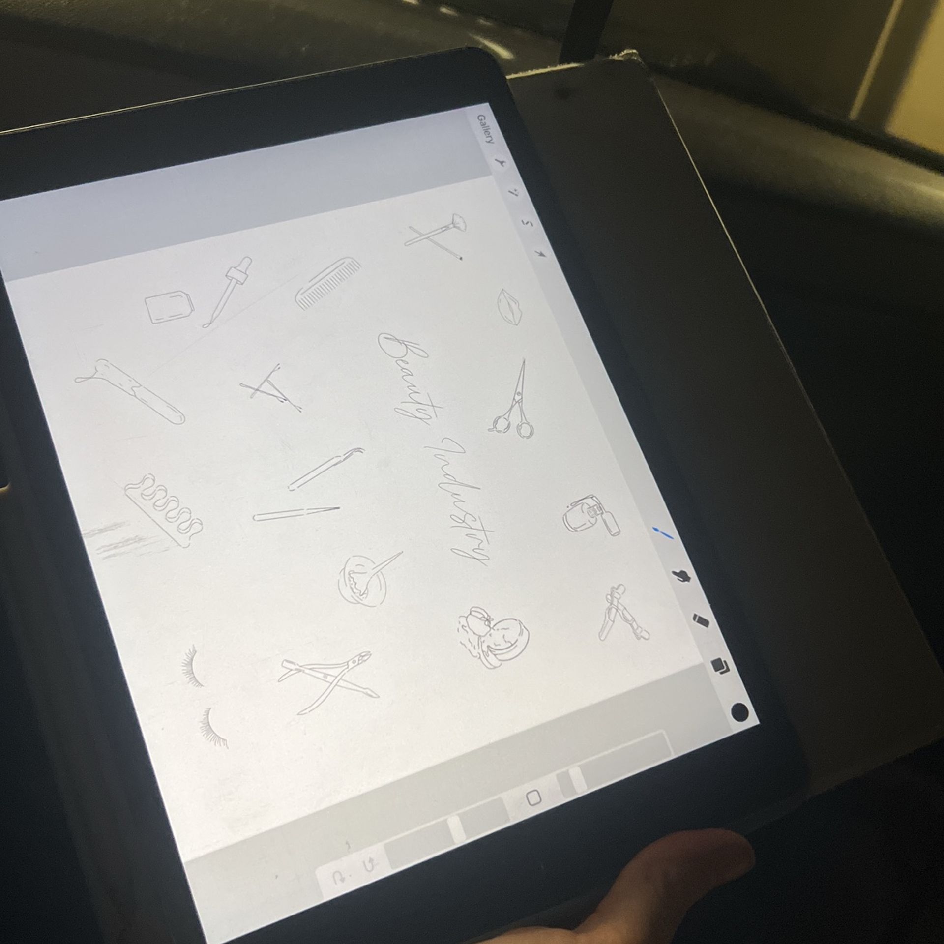 iPad 9.7 Cellular & WiFi 64gb  ( UNLOCKED & Reset )