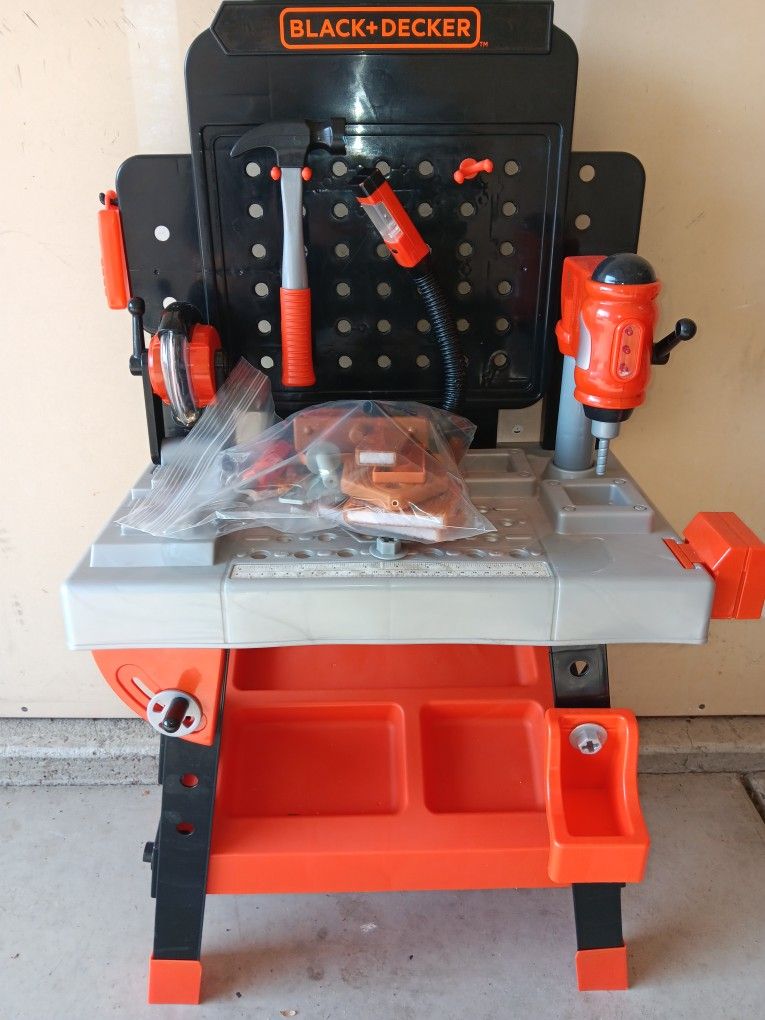 Black+Decker Kids Workbench - Power Tools Workshop -