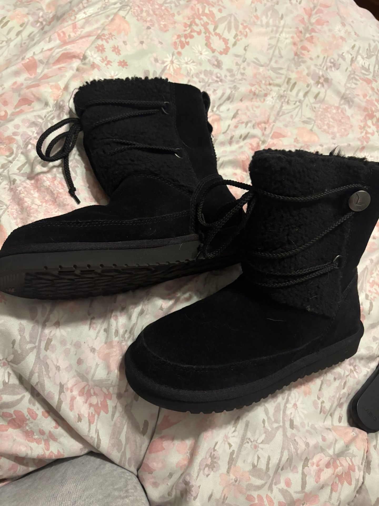 Ugg Koolaburra Size 7