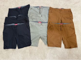 8 Coleman Shorts - Size 40 Men’s Shorts