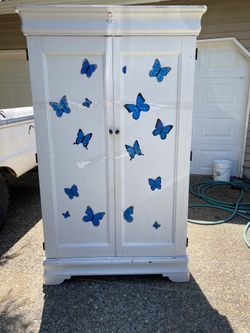 Free!!!! Kids Armoire