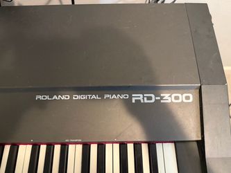 Roland RD-300