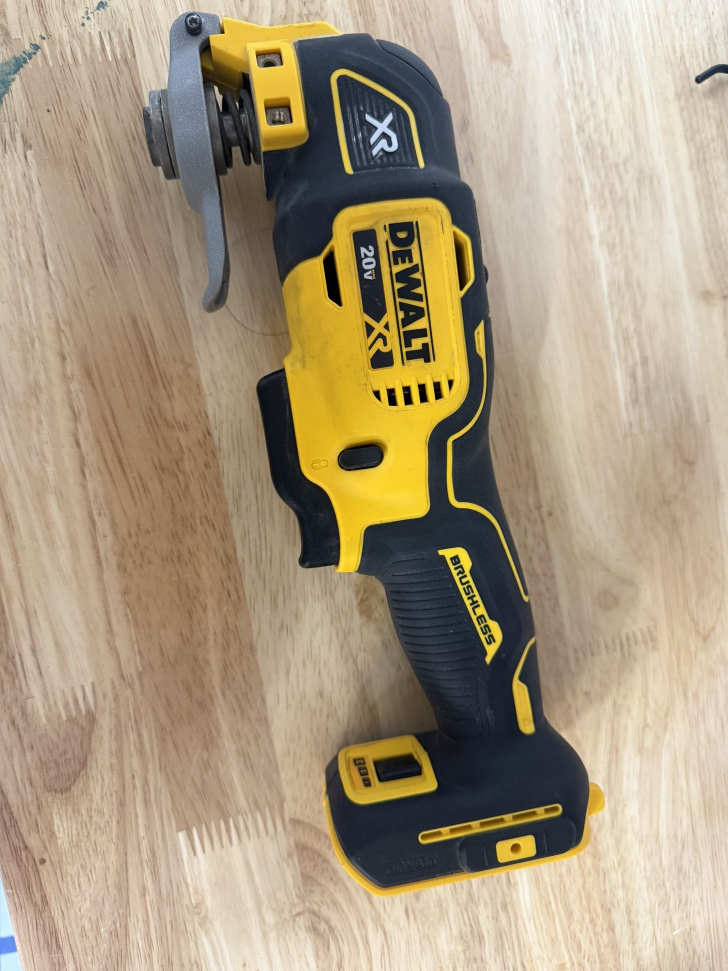 Dewalt XR 20V oscillating multi tool