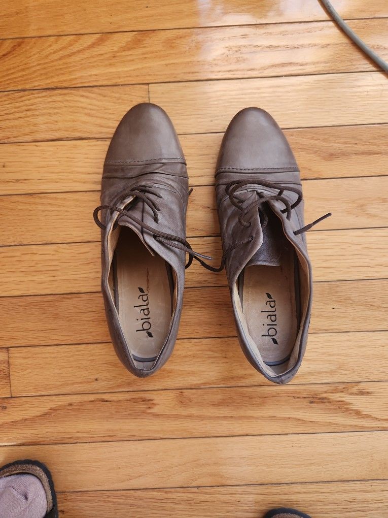 Biala Keely Cap-Toe Oxford Heel Leather Shoes