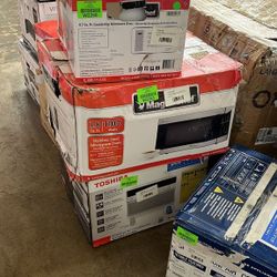 Magic Chef MCDST 1.8 cu. ft. Countertop Microwave