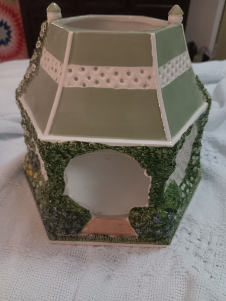 Ceramic Homeworx Gazebo Candle Holder