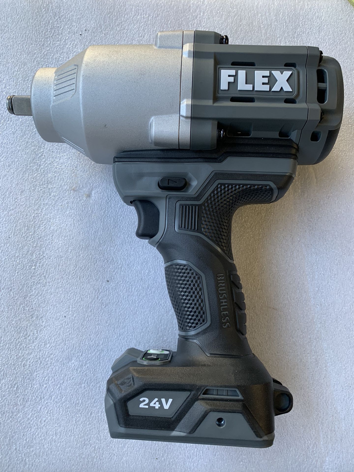 FLEX 24-volt Variable Speed Brushless 1/2-in Drive Cordless Impact Wrench (Bare Tool)