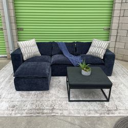 *Free Delivery* Boneless Sectional Couch Sofa