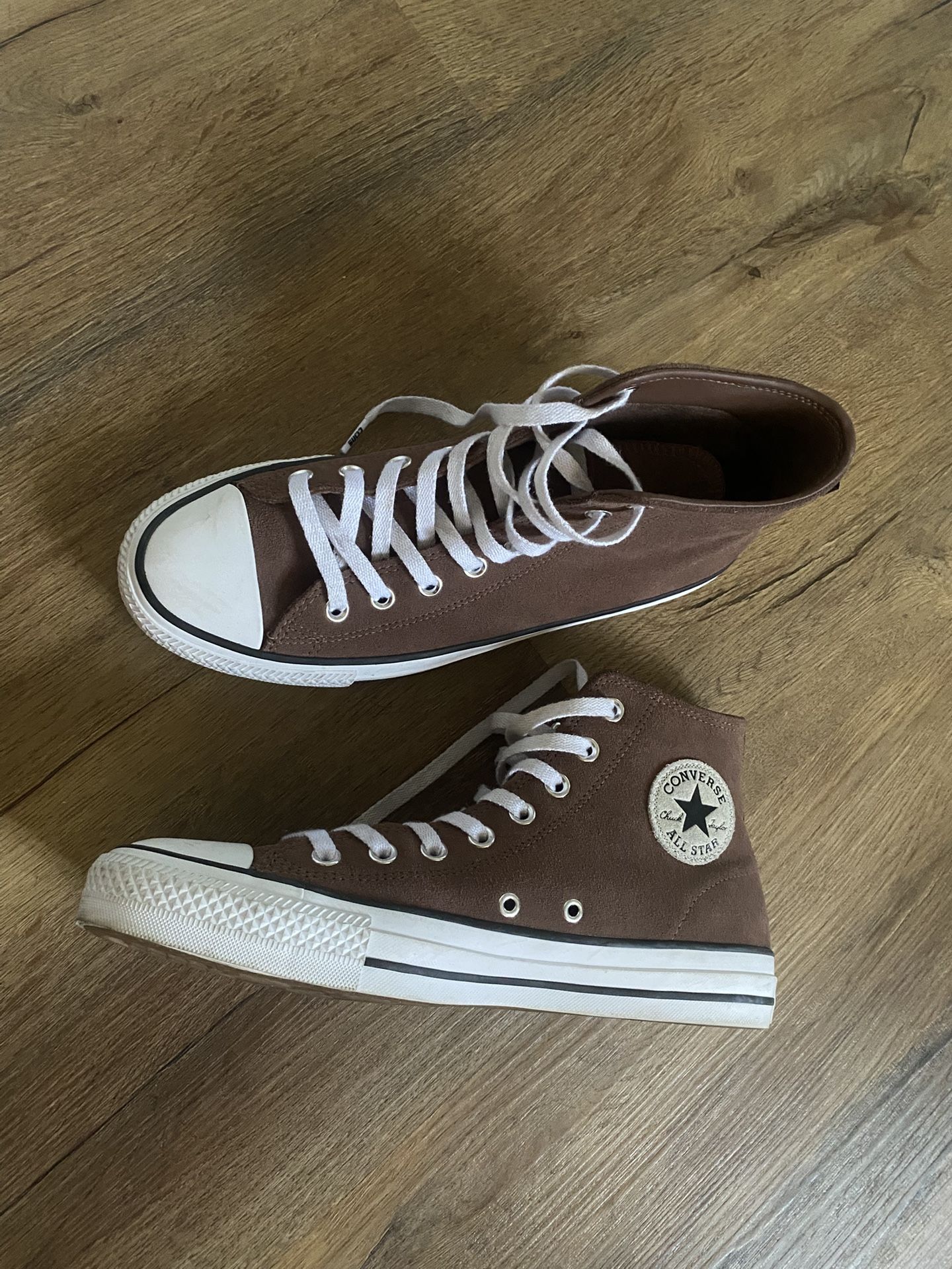 Brown Converse High Top Size 8.5 US