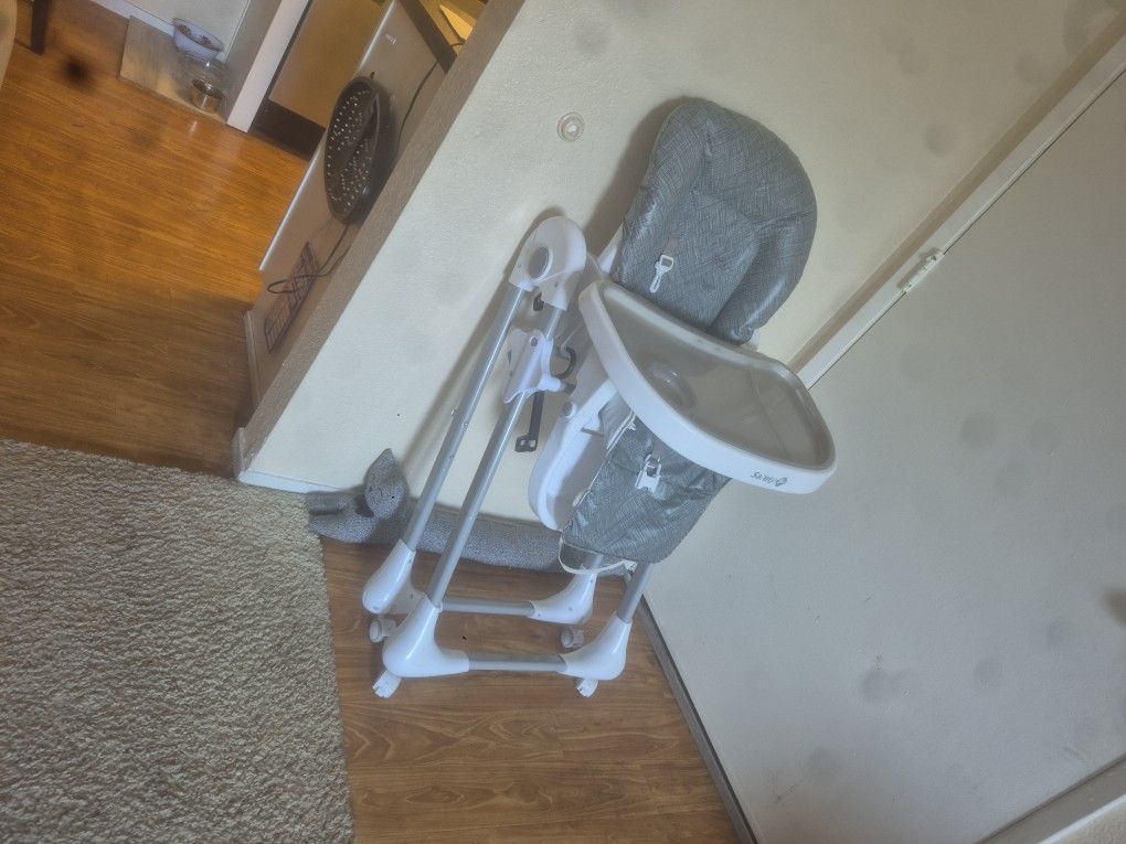 Safety 1st High Chair