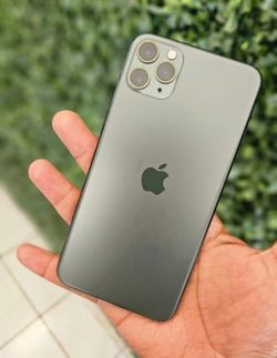 iPhone 11 Pro Max  , Factory Unlocked,  Excellent Condition Like New 