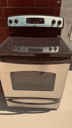 GE electric stove & Microwave set