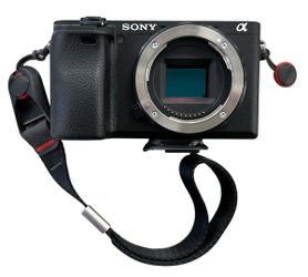 SONY A6400 DIGITAL CAMERA W/ EXTRA LENSES AND BAG #33555