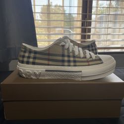 Burberry Shoes 