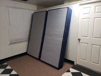 King size boxsprings - can DELIVER almost anywhere for $20 extra - gently used and in very good condition 😍