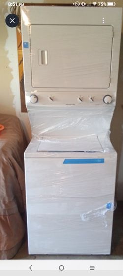 Frigidaire Stacked Washer and gas Dryer Combo in White