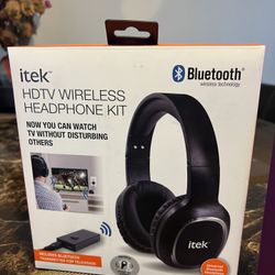 headphones 