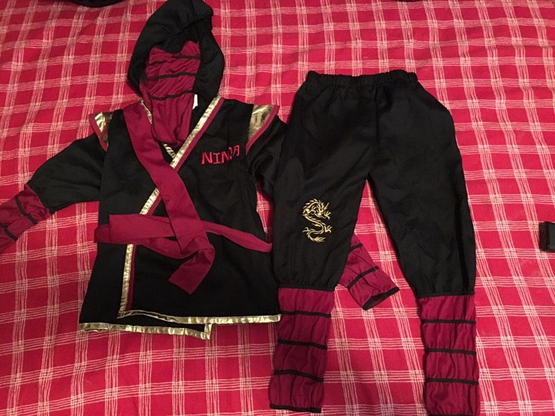 Teetot and co Ninja kids costume size 5-6 from Costco