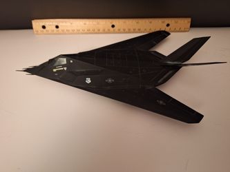 STEALTH F- 117 NIGHTHAWK- HUGE AND SOLID METAL