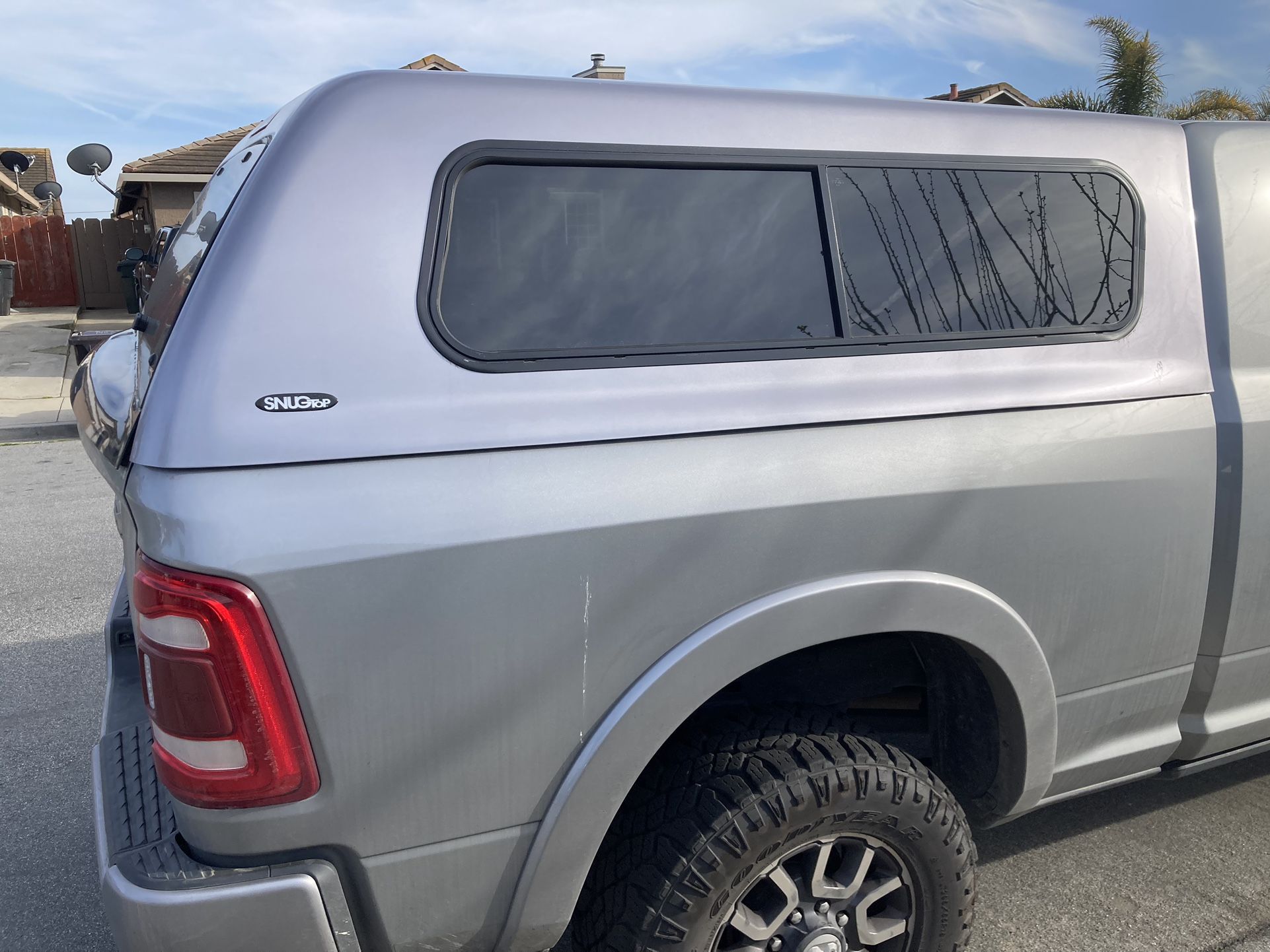 OBO! Camper Shell SnugTop Rebel (PSC - Silver) 6.4‘ Bed