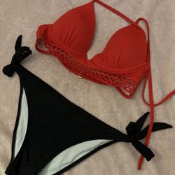 NEW NEVER WORN BATHING SUIT BUNDLE 