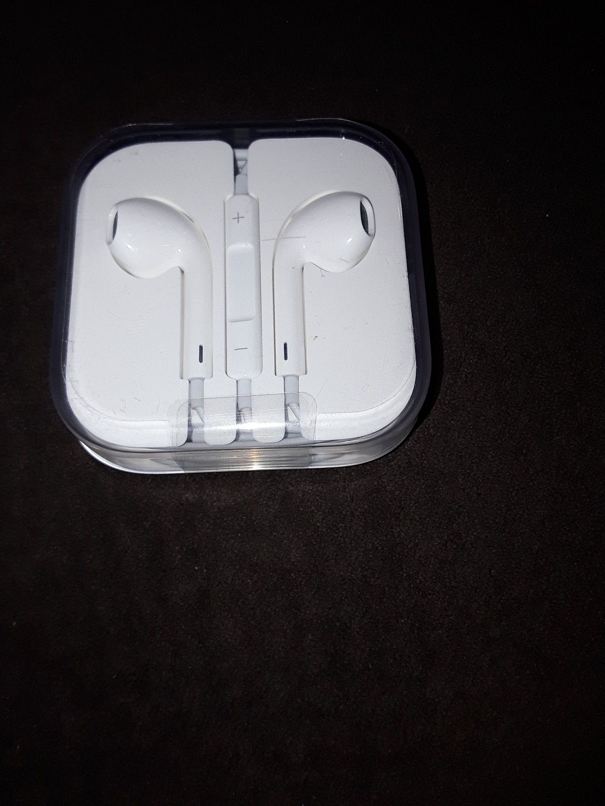New Apple earbuds