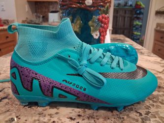 Soccer cleats us size 9.5