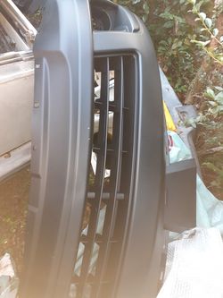 07-12 Nissan versa front bumper cover